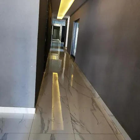 Life 6 Apartment